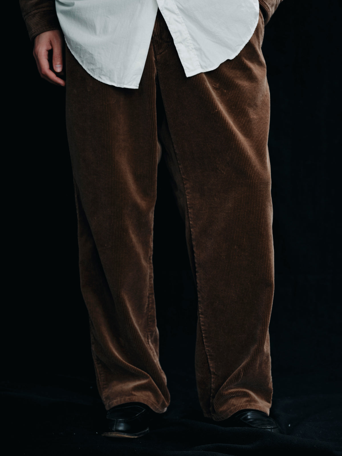 COTTON CORDUROY WIDE TUCK TROUSERS(コットンコーデュロイワイドタックトラウザー)|FOUNDOUR(ファウンダ)ONLINE STORE