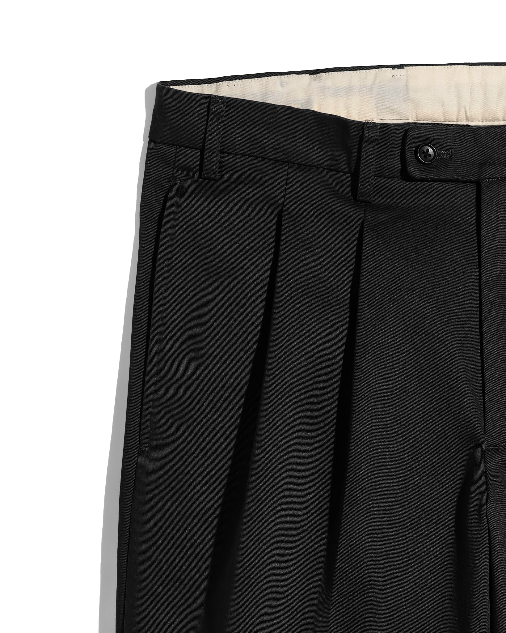 T/C TWILL TUCK TROUSERS（テトロンコットンツイルタックトラウザー）｜FOUNDOUR（ファウンダ）ONLINE STORE