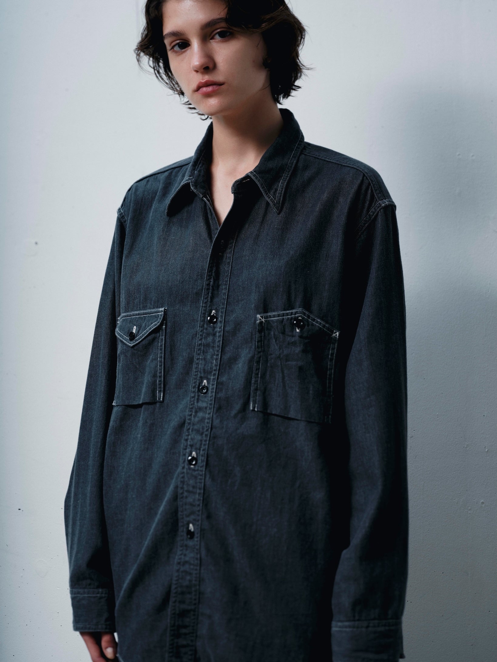 DENIM ASYMMETRIC POCKET WORK SHIRT（デニムシンメトリックポケットワークシャツ）｜FOUNDOUR（ファウンダ）ONLINE STORE