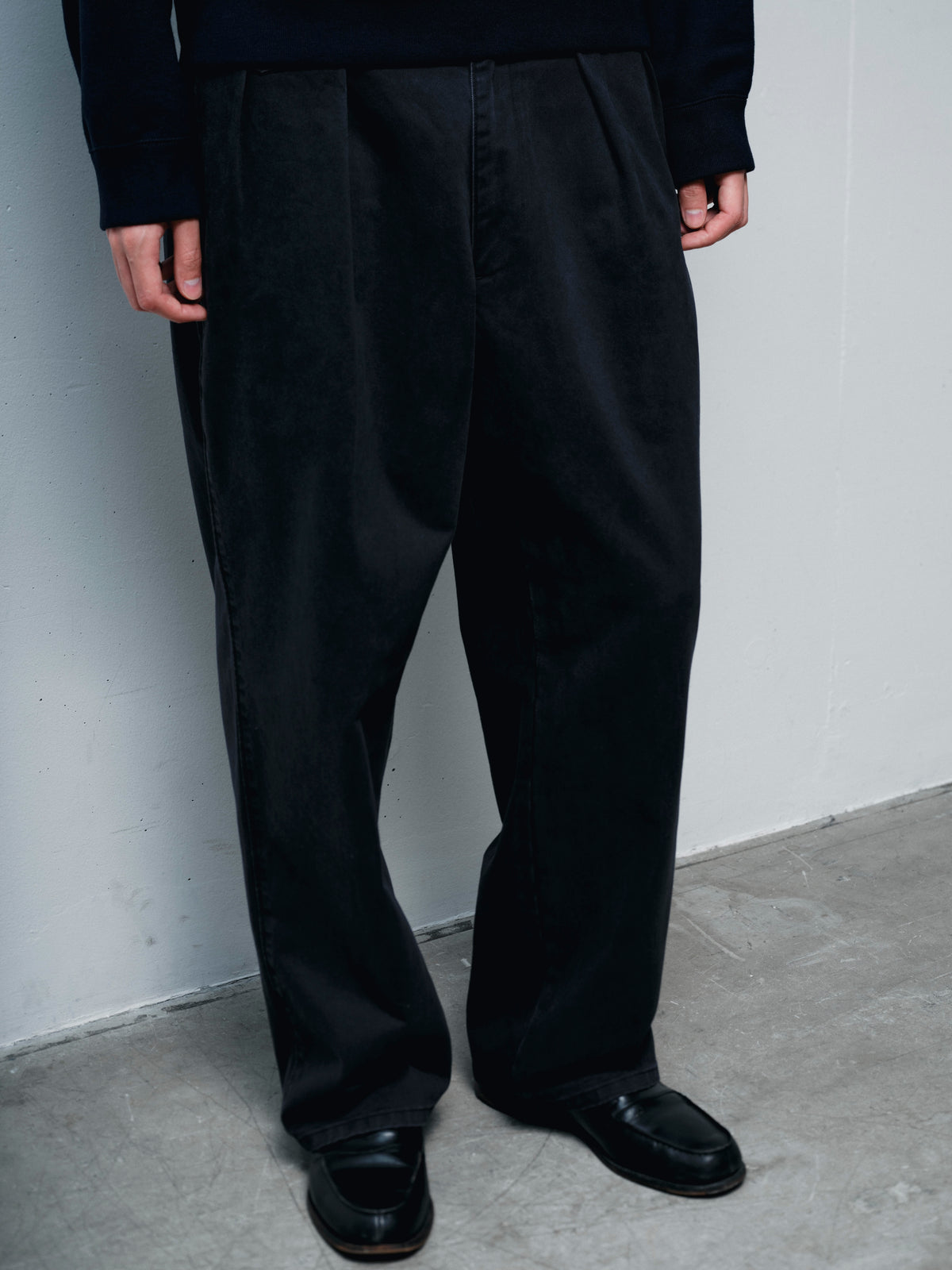 COTTON WIDE TUCK CHINOS（コットンワイドタックチノ）｜FOUNDOUR（ファウンダ）ONLINE STORE