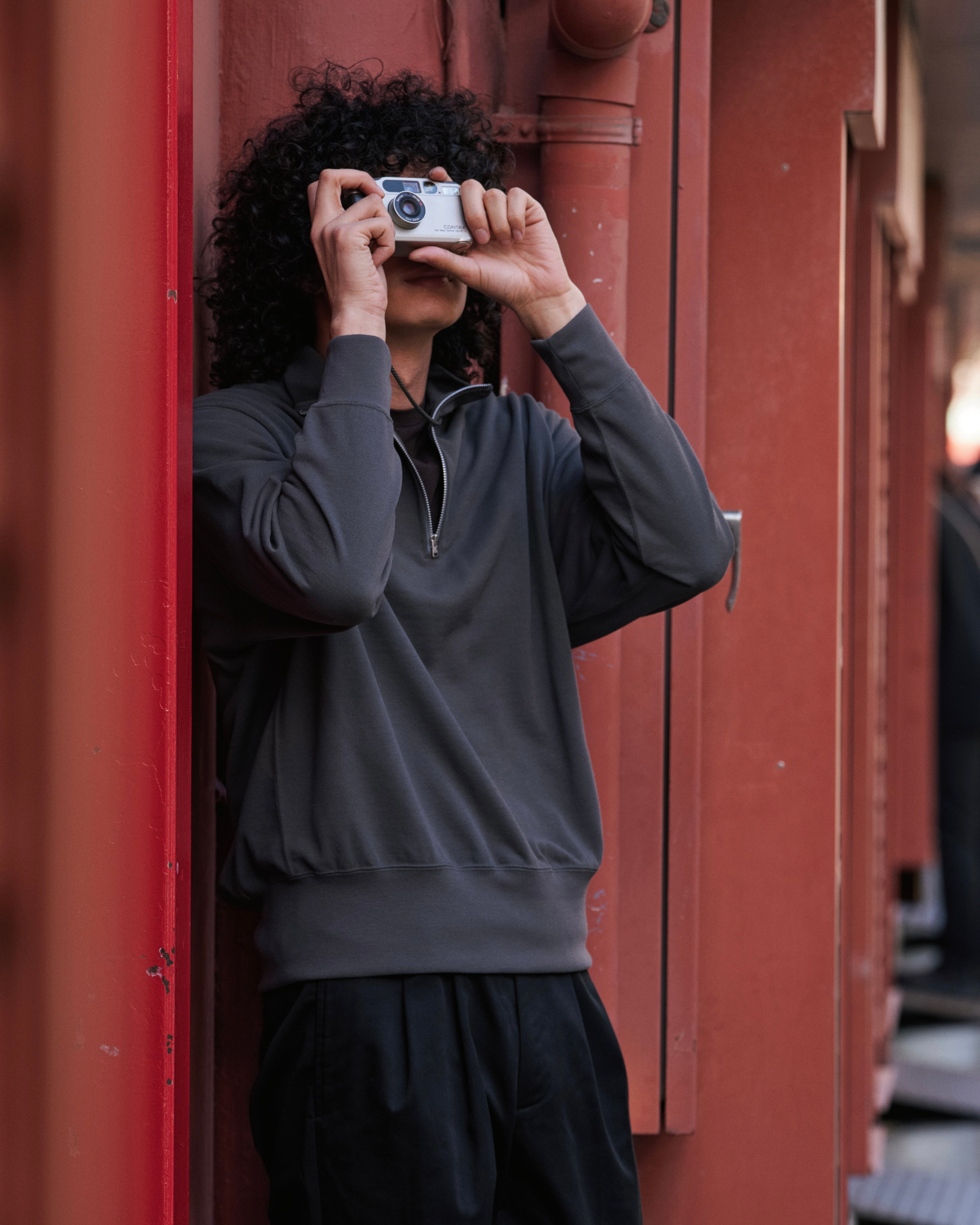 T/C TWILL TUCK TROUSERS（テトロンコットンツイルタックトラウザー）｜FOUNDOUR（ファウンダ）ONLINE STORE