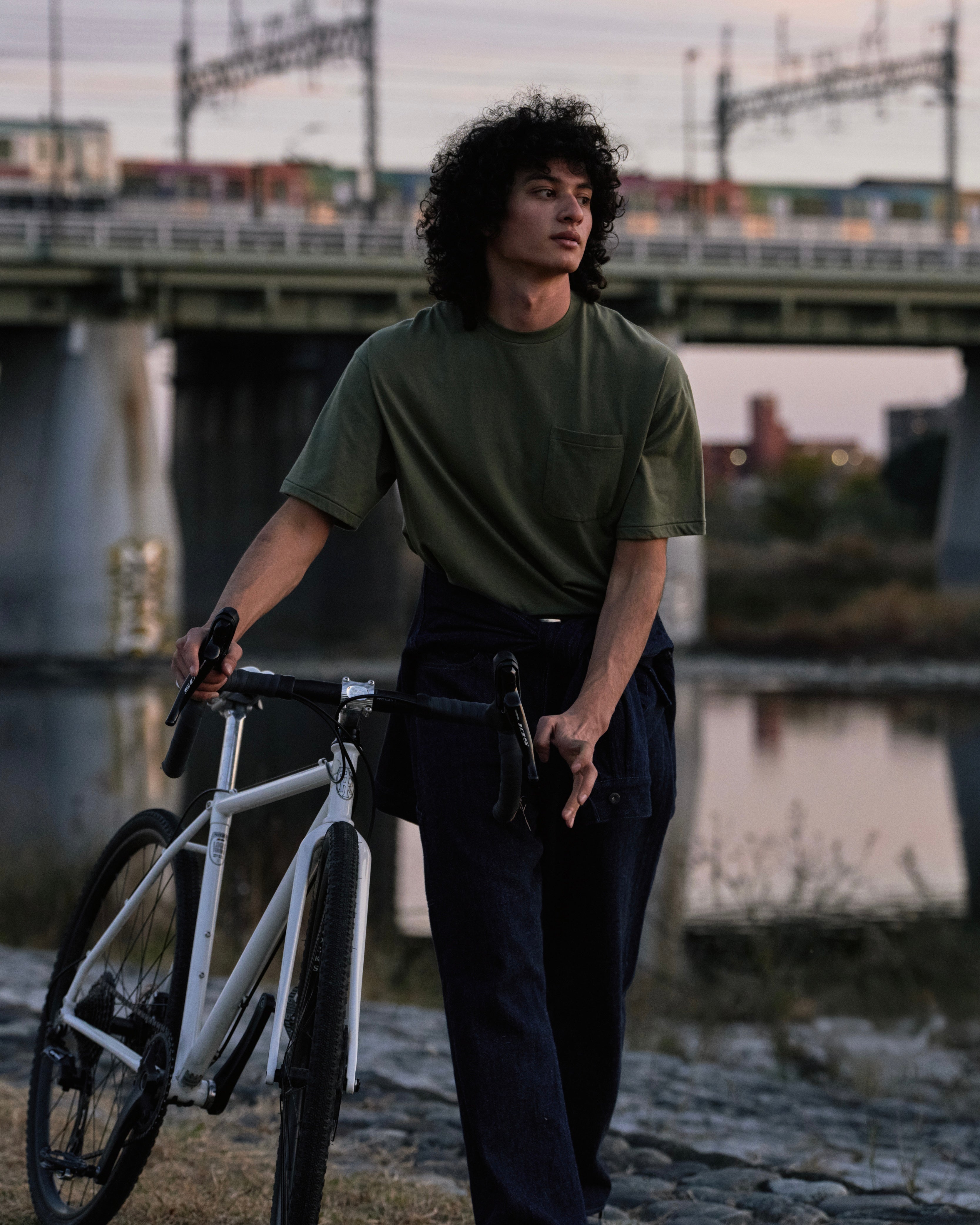 LOOSELY WOVEN DENIM WORK PANTS（リーズリーウーヴンデニムワークパンツ）｜FOUNDOUR（ファウンダ）ONLINE STORE